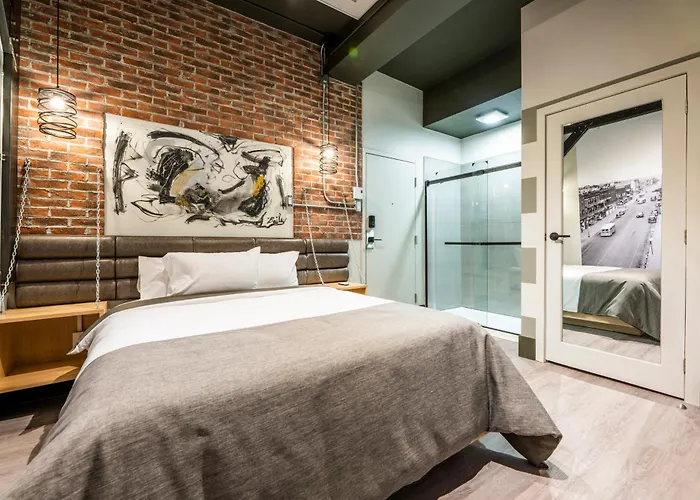 La Suite Hotel